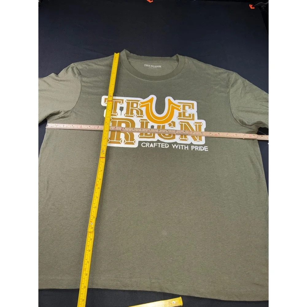 True Religion Mens XL Olive Green Graphic Tee‎ Crafted With Pride Horseshoe Logo
